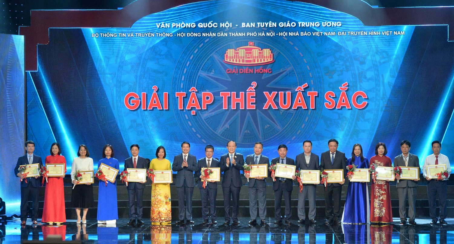 Từ ngọn nguồn cảm hứng -0