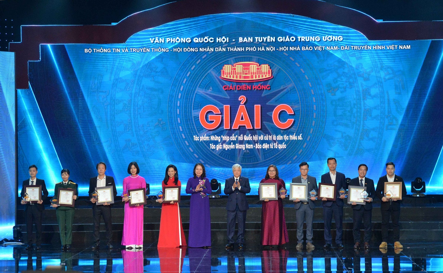 Chủ tịch Quốc hội Vương Đình Huệ dự Lễ trao Giải Diên Hồng lần thứ Hai - năm 2024