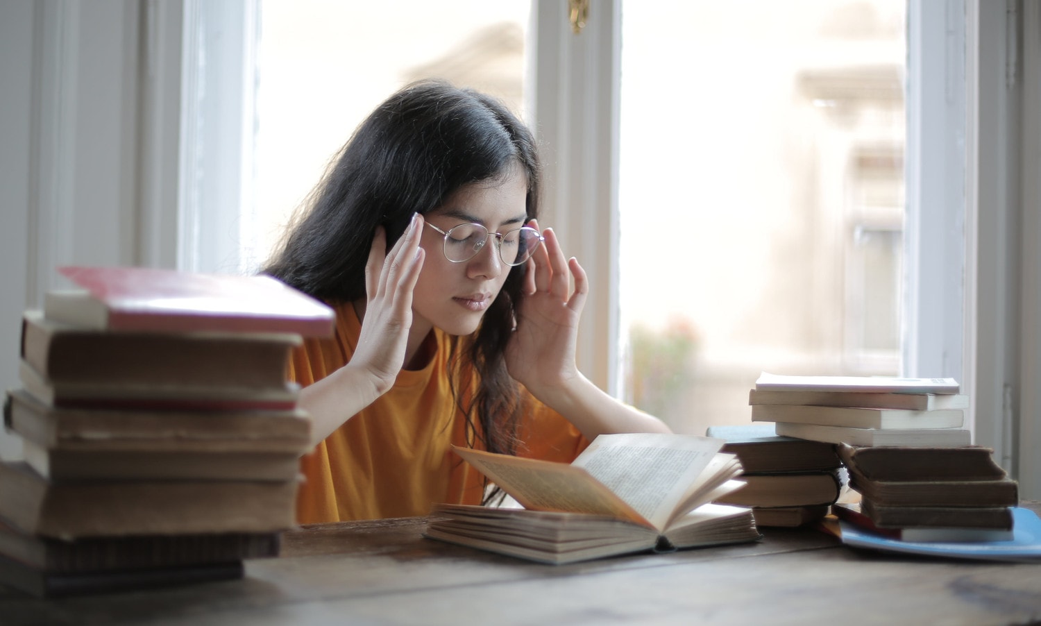 Bỗng mờ mắt và đau nửa đầu, nữ sinh 20 tuổi nhận chẩn đoán bệnh hiếm gặp -0