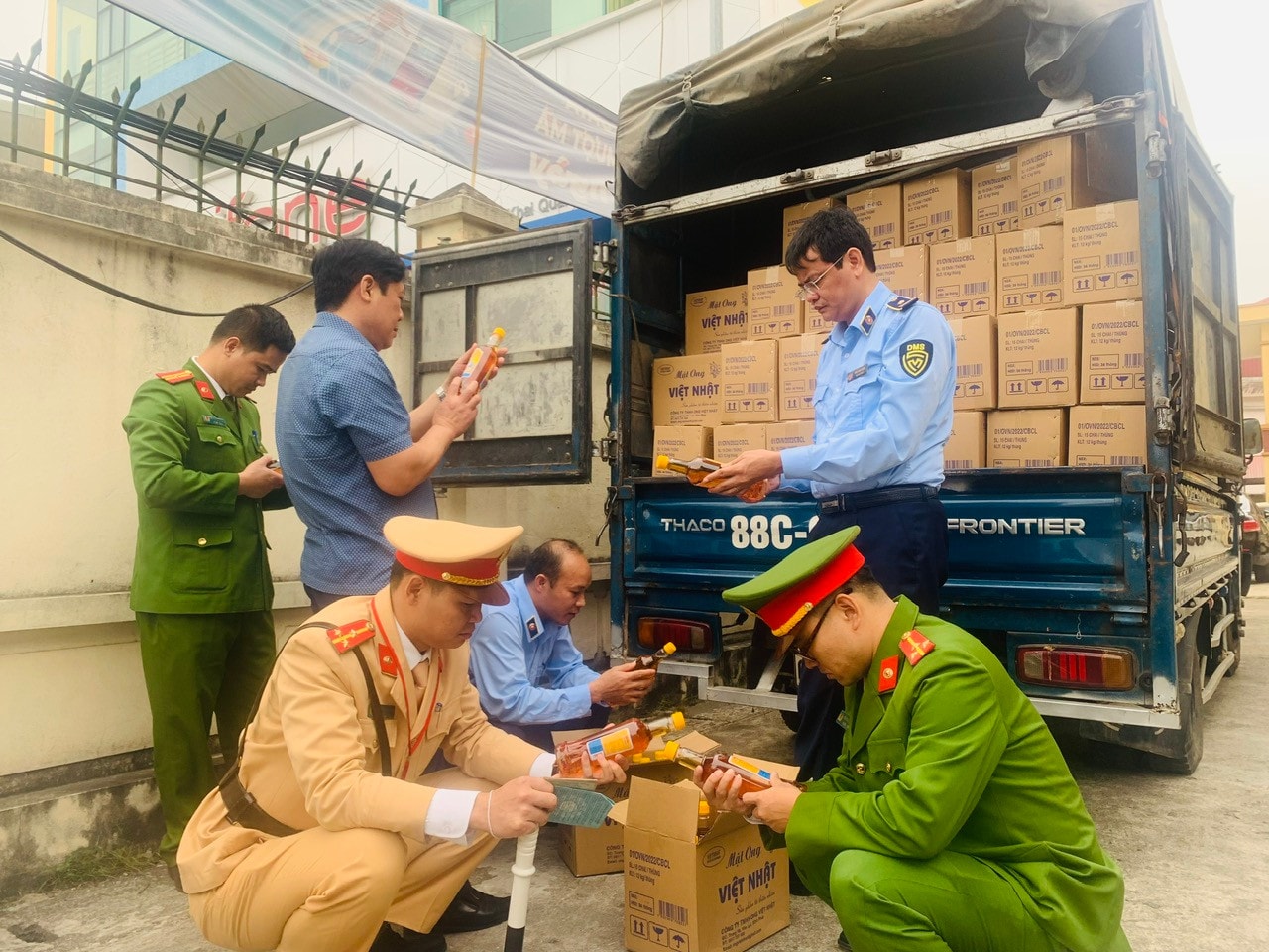 Vĩnh Phúc: Phát hiện 4 doanh nghiệp kinh doanh mật ong có dấu hiệu giả. -0
