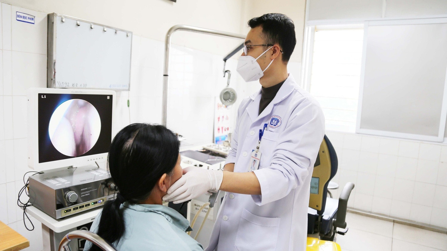 Đau nhức vùng mặt và đầu, người đàn ông bất ngờ bị viêm xoang do nấm -0