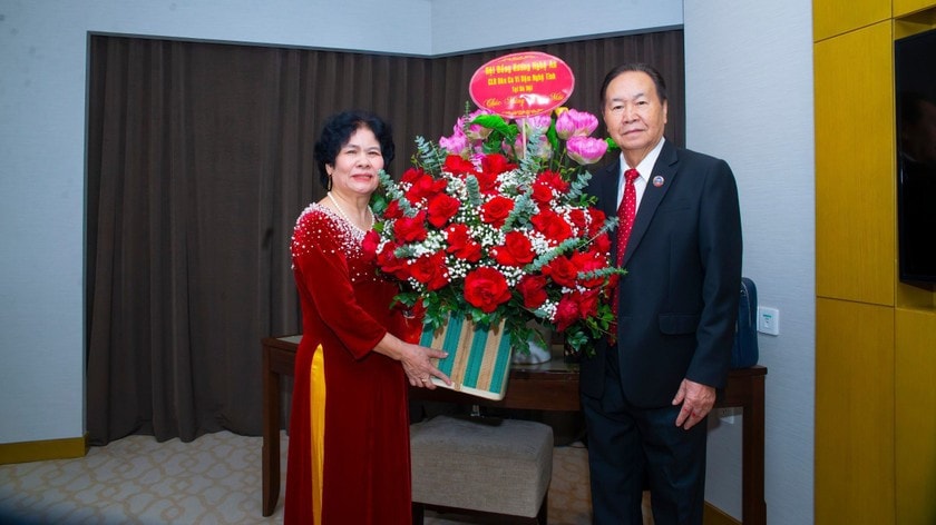 Phó Chủ tịch Quốc Lào Chaleun Yiapaoher: Dân ca Ví Giặm của Việt Nam rất hay và độc đáo -0