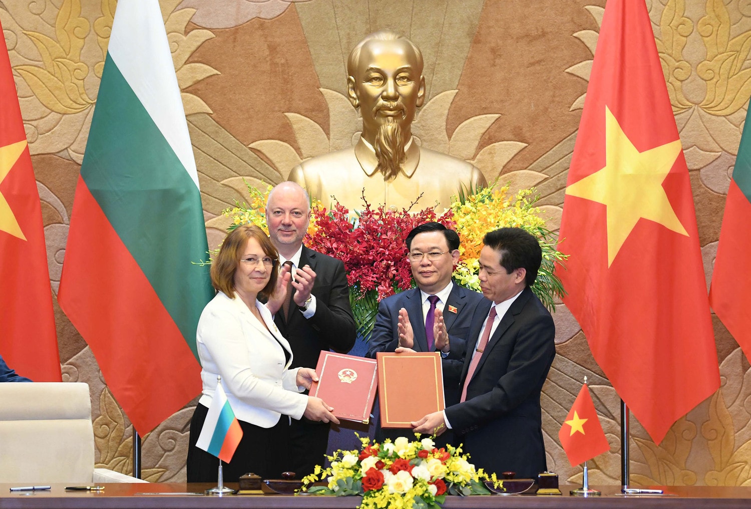Chủ tịch Quốc hội Vương Đình Huệ hội đàm với Chủ tịch Quốc hội Bulgaria Rossen Dimitrov Jeliazkov -0