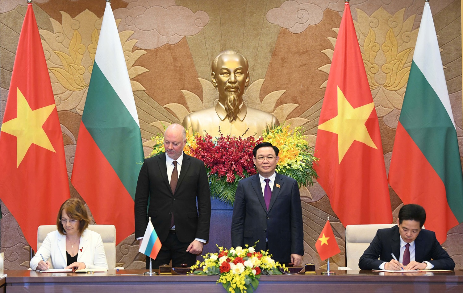 Chủ tịch Quốc hội Vương Đình Huệ hội đàm với Chủ tịch Quốc hội Bulgaria Rossen Dimitrov Jeliazkov -0