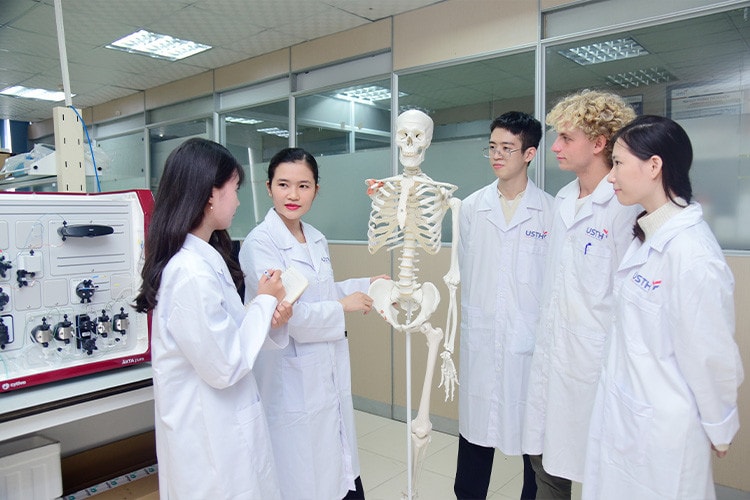 Trường Đại học Khoa học và Công nghệ Hà Nội bắt đầu tuyển sinh ngành Công nghệ vi mạch bán dẫn -0