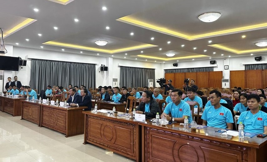 Cập nhật phương pháp huấn luyện bóng đá trẻ Tây Ban Nha cho huấn luyện viên Việt Nam -1