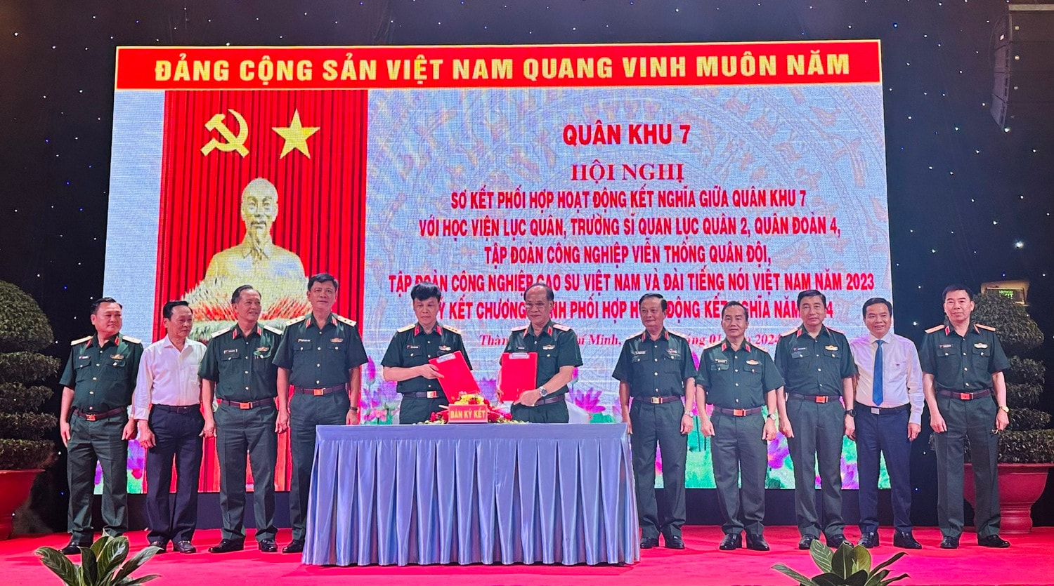 Tạo sức mạnh tổng hợp, xây dựng nền quốc phòng toàn dân -0