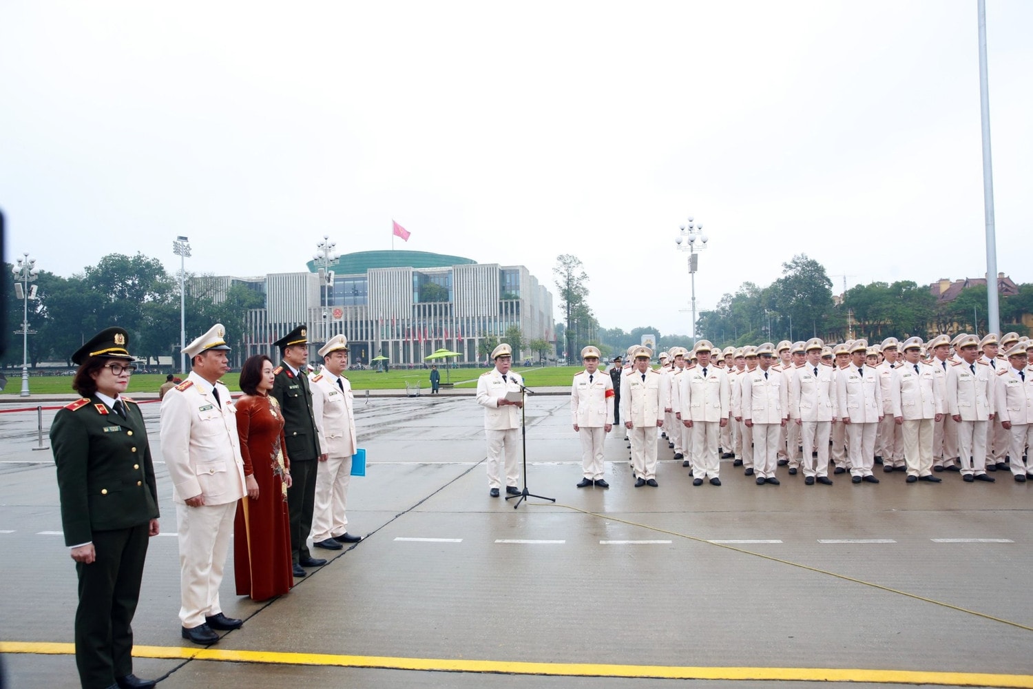 Công an thành phố Hà Nội báo công dâng Bác -0