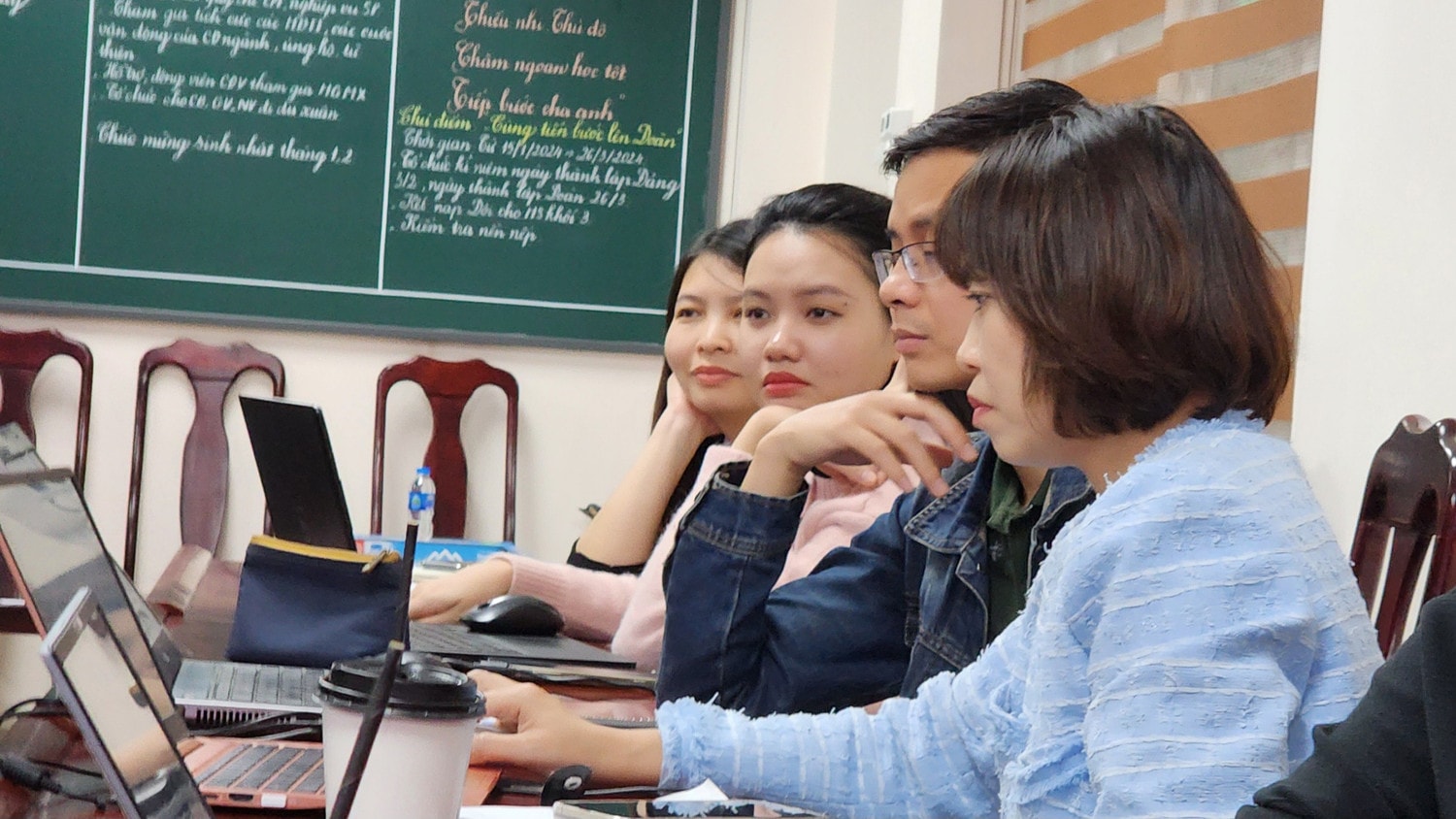 Hà Nội: Đẩy mạnh chuyển đổi số trong quản lí giáo dục Tiểu học -0