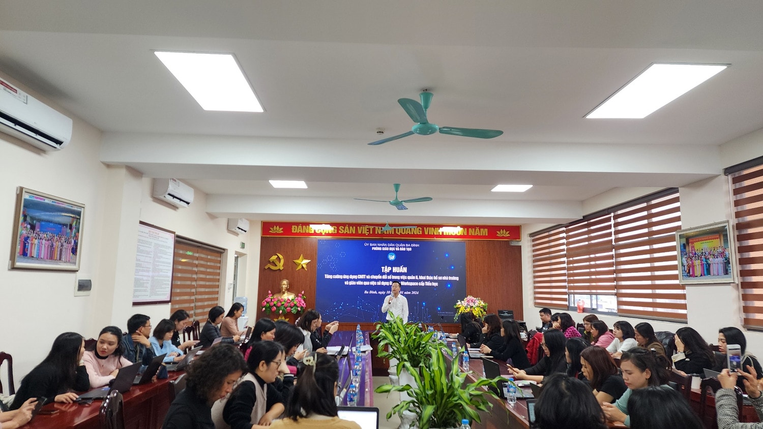 Hà Nội: Đẩy mạnh chuyển đổi số trong quản lí giáo dục Tiểu học -0