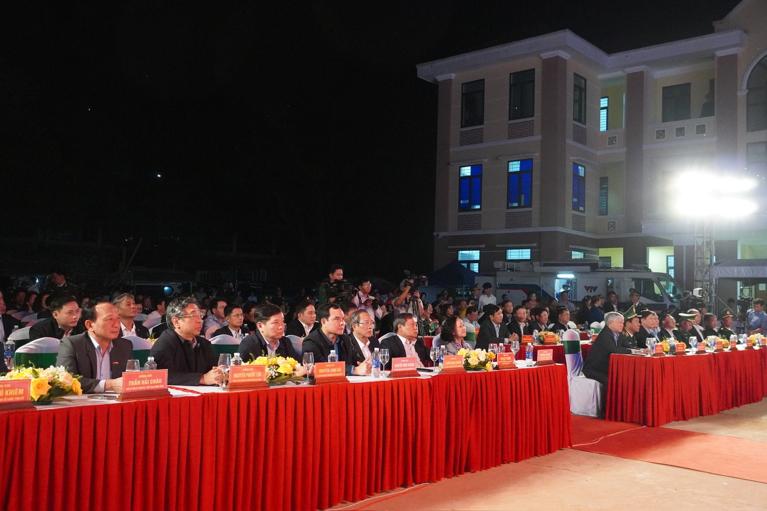 Thường trực Ban Bí thư dự chương trình “Xuân Biên phòng - Ấm lòng dân bản” 2024 tại Quảng Bình -0