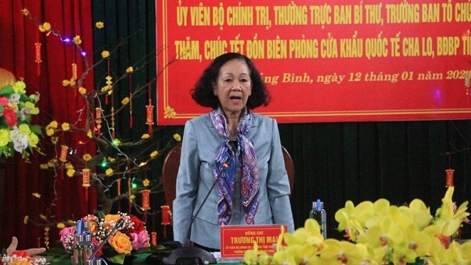 Thường trực Ban Bí thư, Trưởng Ban Tổ chức Trung ương thăm, tặng quà Tết đồng bào và cán bộ chiến sỹ vùng biên tỉnh Quảng Bình