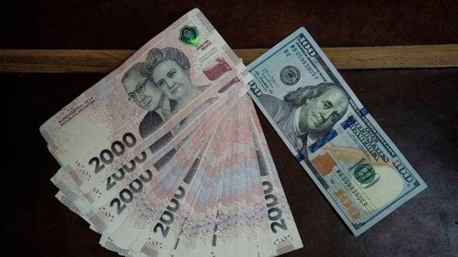 Lạm phát kỷ lục, Argentina sẽ phát hành đồng tiền mệnh giá siêu lớn ảnh 1