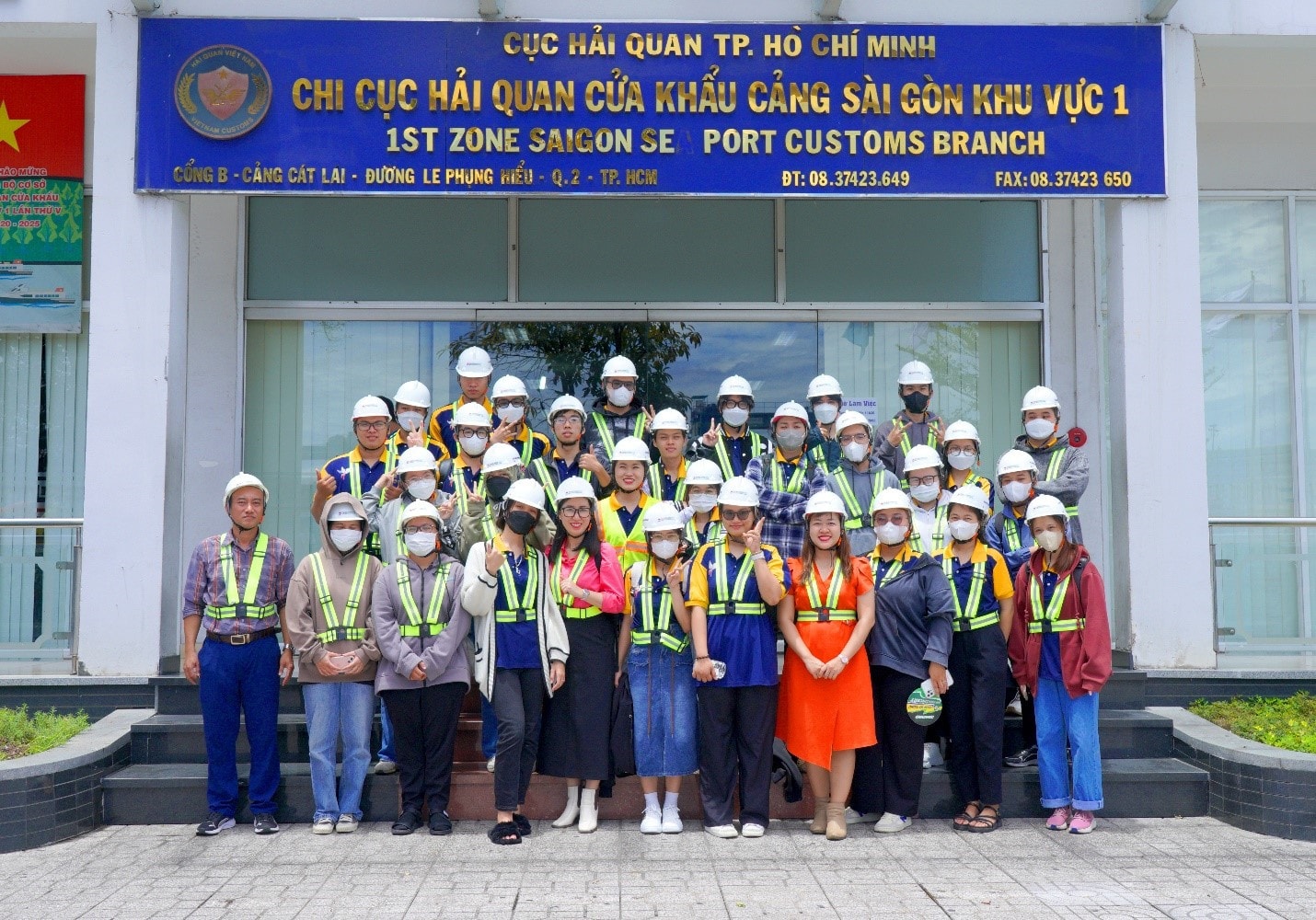 Phụ huynh, học sinh “nhẹ gánh” vì nhiều ưu đãi học phí từ trường đại học -0
