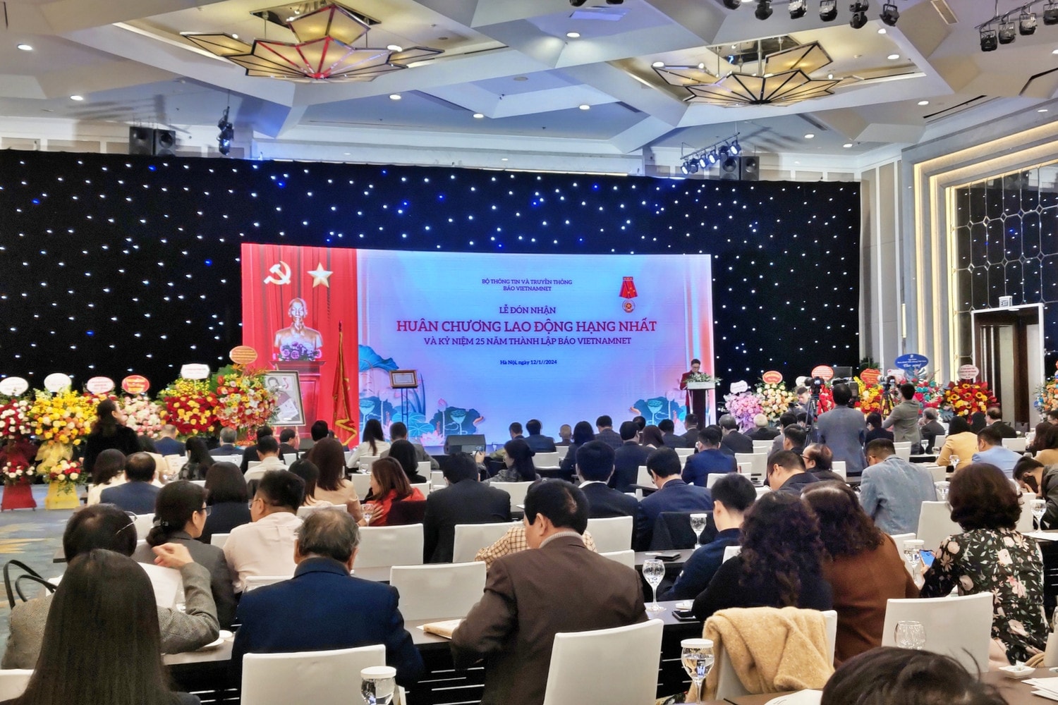 Quang cảnh buổi lễ Báo VietNamNet Kỷ niệm 25 năm thành lập và đón nhận Huân chương Lao động hạng Nhất -0