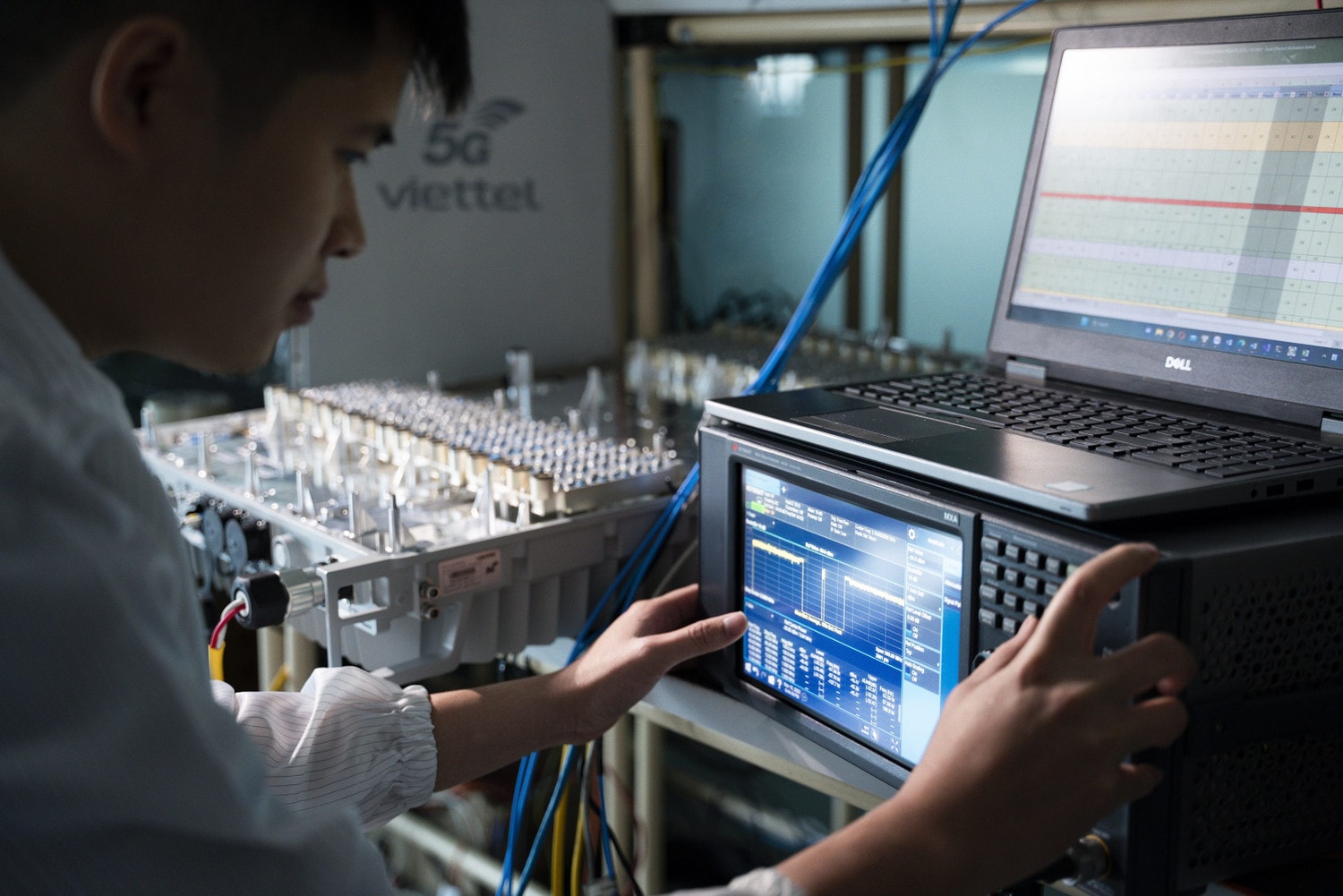 Viettel tăng trưởng ấn tượng, đặt mục tiêu cao năm 2024 -0