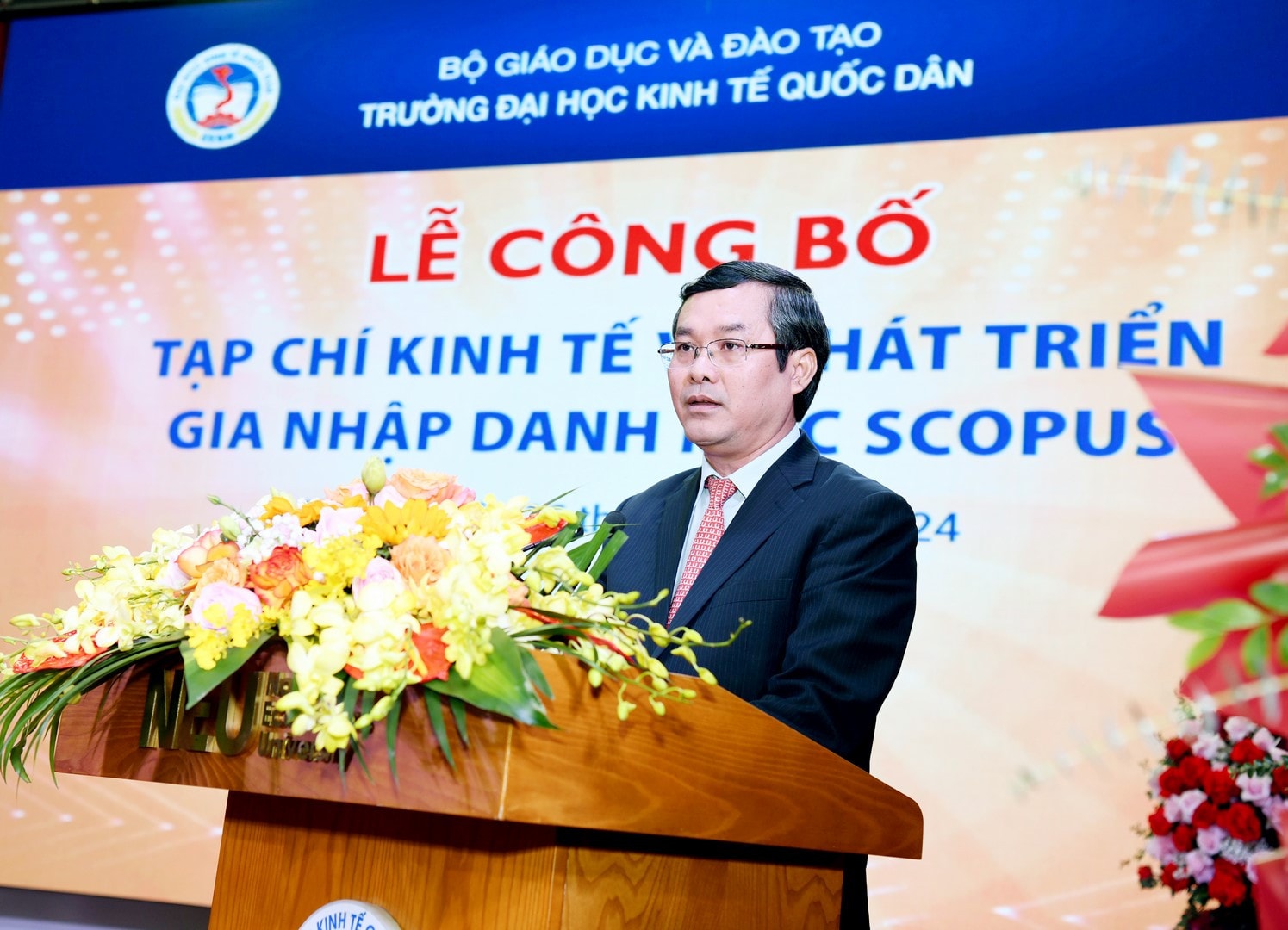 Thứ trưởng Bộ GD-ĐT Nguyễn Văn Phúc (Ảnh: Tuấn Anh) Tạp chí của Trường ĐH Kinh tế Quốc dân chính thức gia nhập Scopus: Lan tỏa khoa học Việt Nam trên cộng đồng quốc tế -0