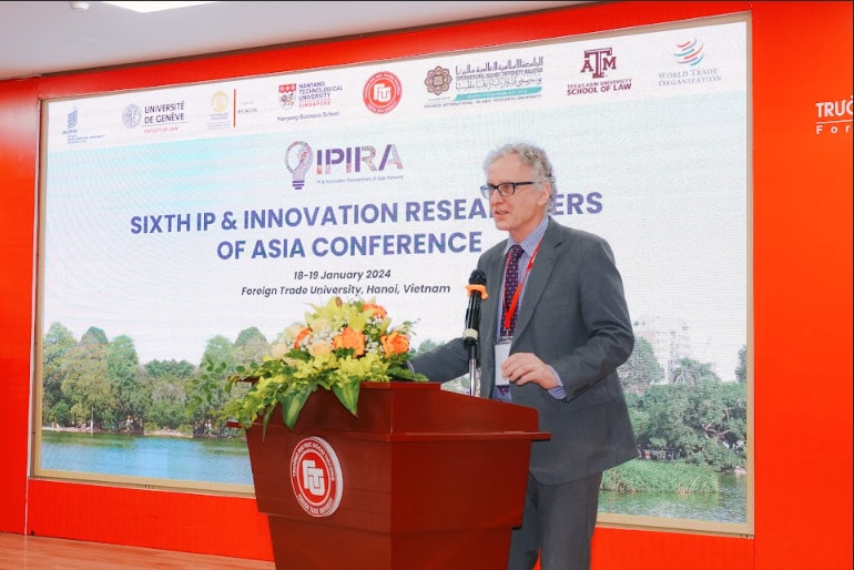 Hơn 200 nhà khoa học, nhà quản lý từ 36 quốc gia tham dự Hội thảo quốc tế IPIRA tại Trường ĐH Ngoại thương -0