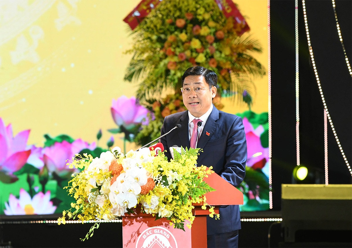 Chủ tịch Quốc hội Vương Đình Huệ dự Lễ công bố Nghị quyết của Ủy ban Thường vụ Quốc hội thành lập thị xã Việt Yên, tỉnh Bắc Giang