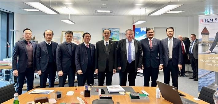 Năm 2024, nhiều trường đại học sẽ tuyển khoảng 1000 chỉ tiêu đào tạo ngành vi mạch bán dẫn -0