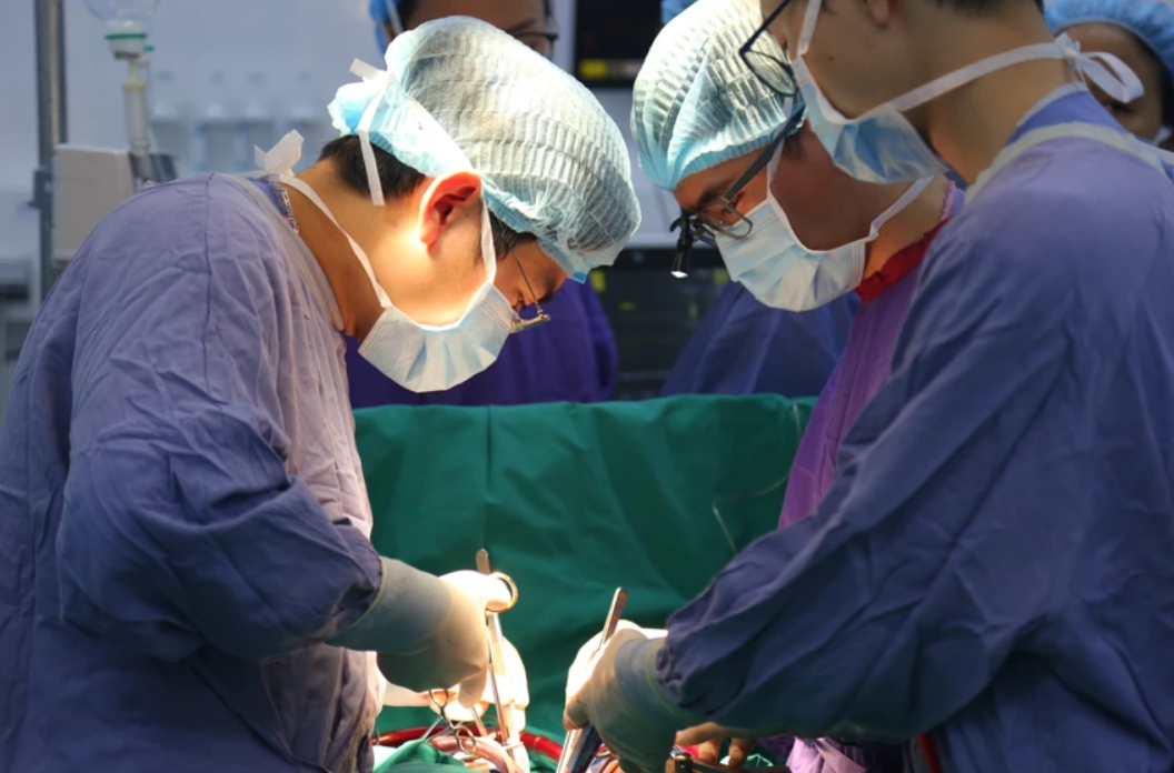  Bộ trưởng Bộ Y tế gửi thư khen ca ghép đa tạng trong 24 giờ hồi sinh sự sống 8 người -0
