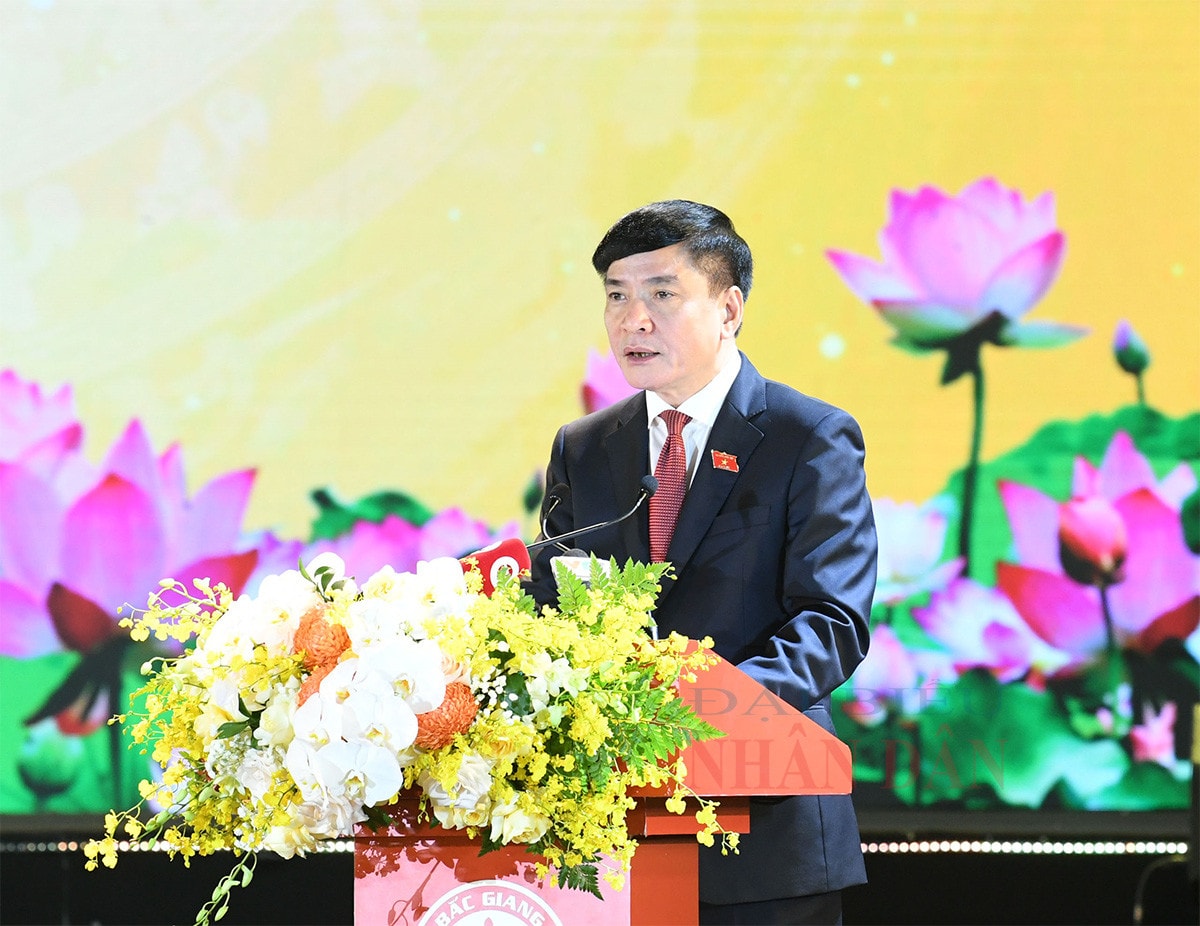 Chủ tịch Quốc hội Vương Đình Huệ dự Lễ công bố Nghị quyết của Ủy ban Thường vụ Quốc hội thành lập thị xã Việt Yên, tỉnh Bắc Giang -0