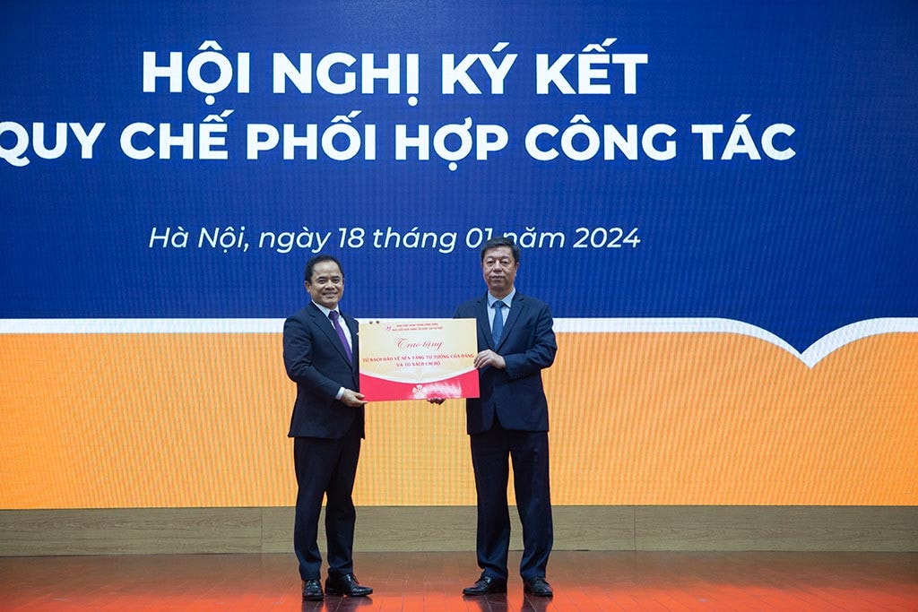 Trường ĐH Công nghệ Giao thông vận tải và Nhà xuất bản Chính trị quốc gia Sự thật ký kết hợp tác -0
