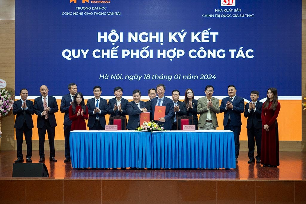 Trường ĐH Công nghệ Giao thông vận tải và Nhà xuất bản Chính trị quốc gia Sự thật ký kết hợp tác -0