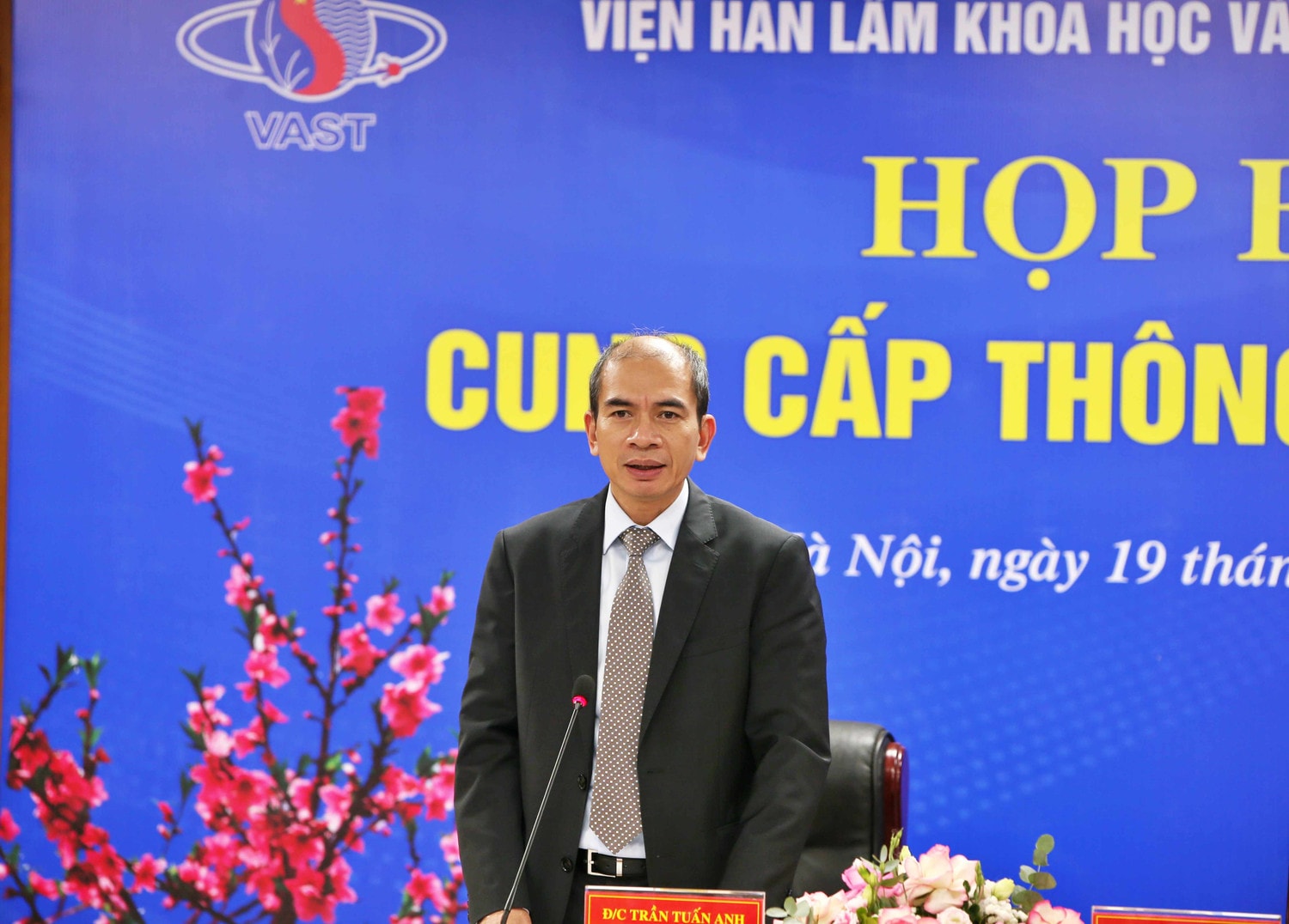 Phó Chủ tịch Viện Hàn lâm Khoa học và Công nghệ Việt Nam PGS. TS Trần Tuấn Anh phát biểu tại họp báo ad1u9652.jpg -0