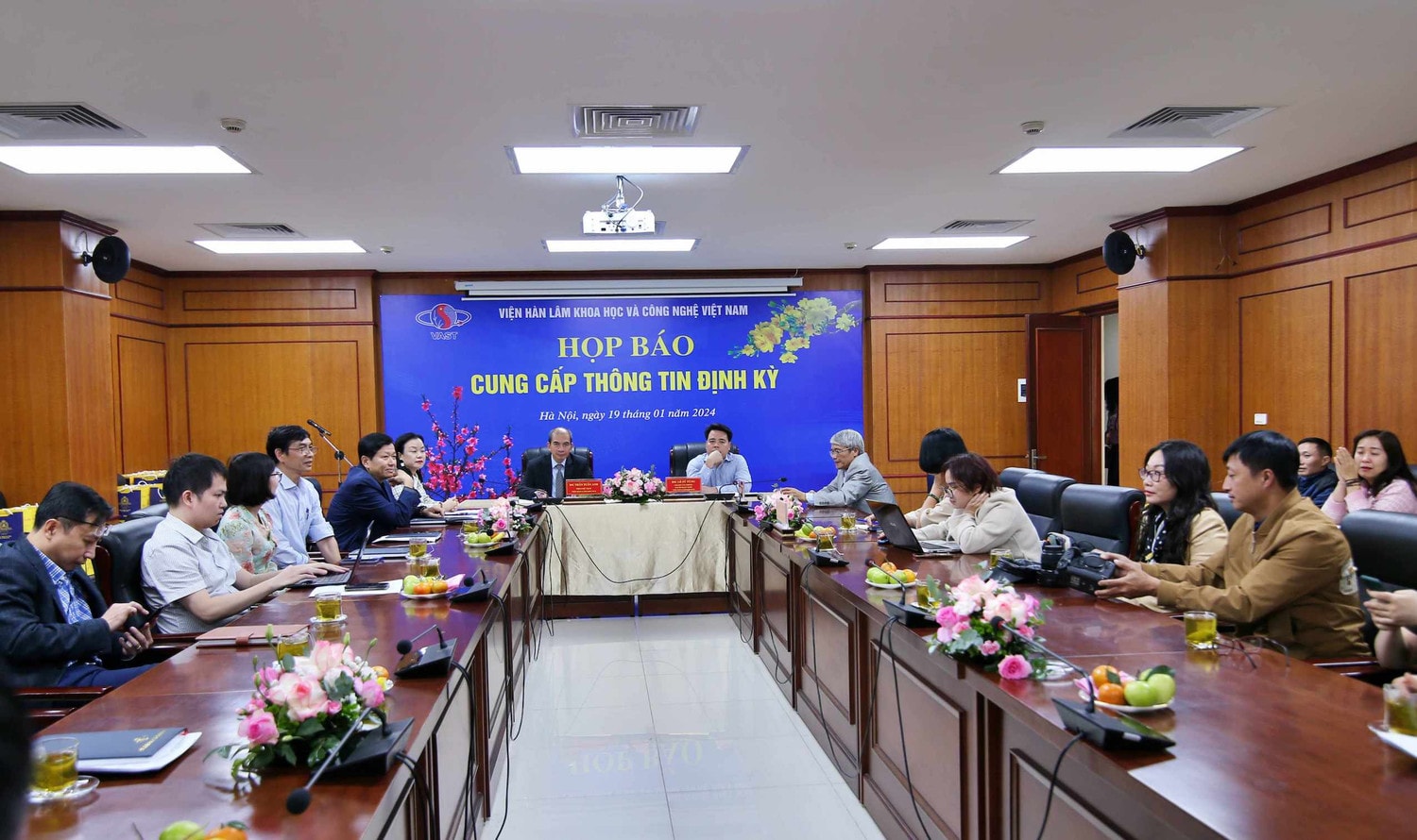 Quang cảnh buổi họp báo ad1u9635.jpg -0