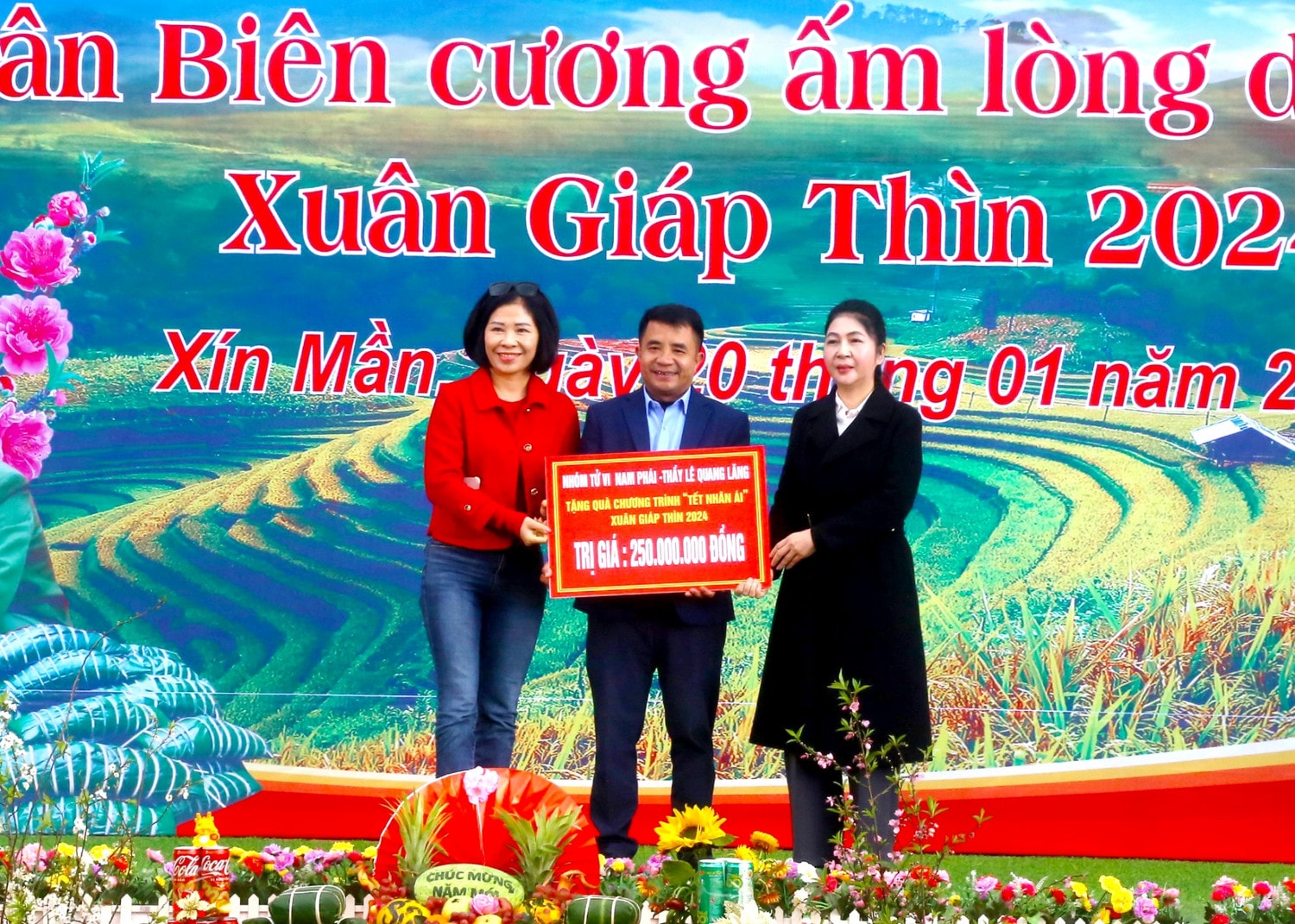 “Xuân biên cương ấm lòng dân bản” ở Xín Mần, Hà Giang -0