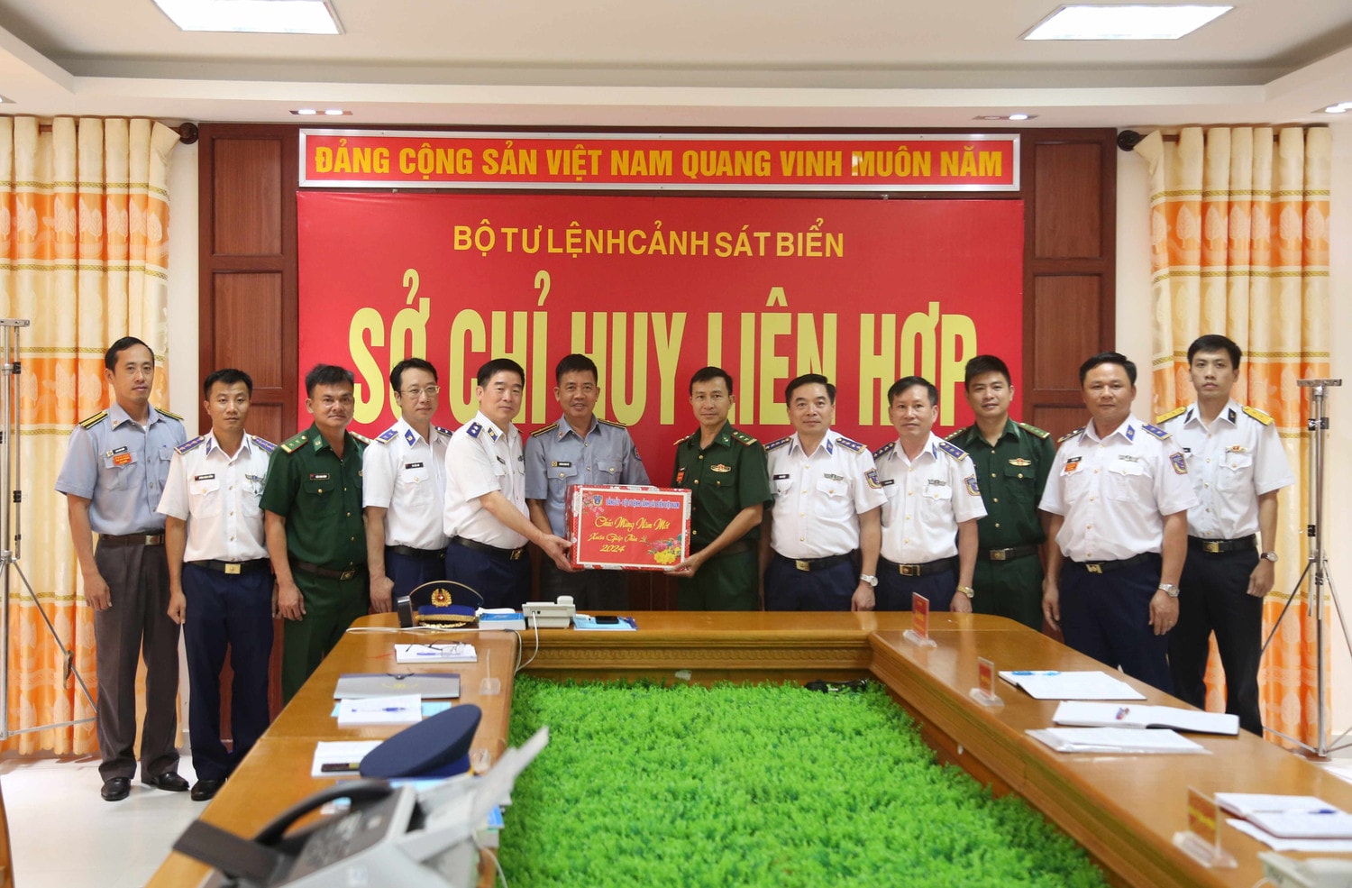 Bộ Tư lệnh Vùng Cảnh sát biển 4 chuẩn bị tốt công tác sẵn sàng chiến đấu dịp Tết Nguyên đán Giáp Thìn 2024 -0