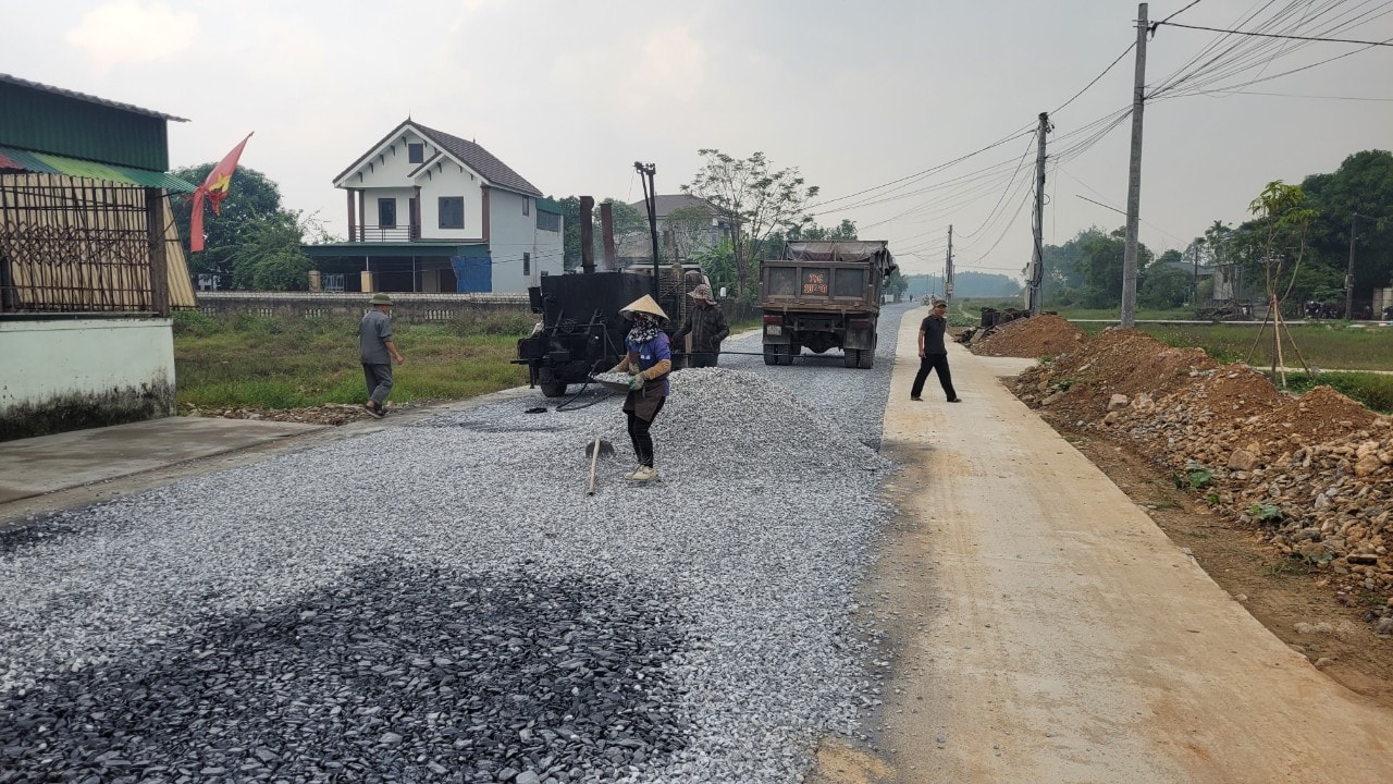 Sức mạnh từ sự đồng thuận của người dân đã giúp xã huy động được nguồn lực xã hội lớn để “cán đích” các mục tiêu đề ra