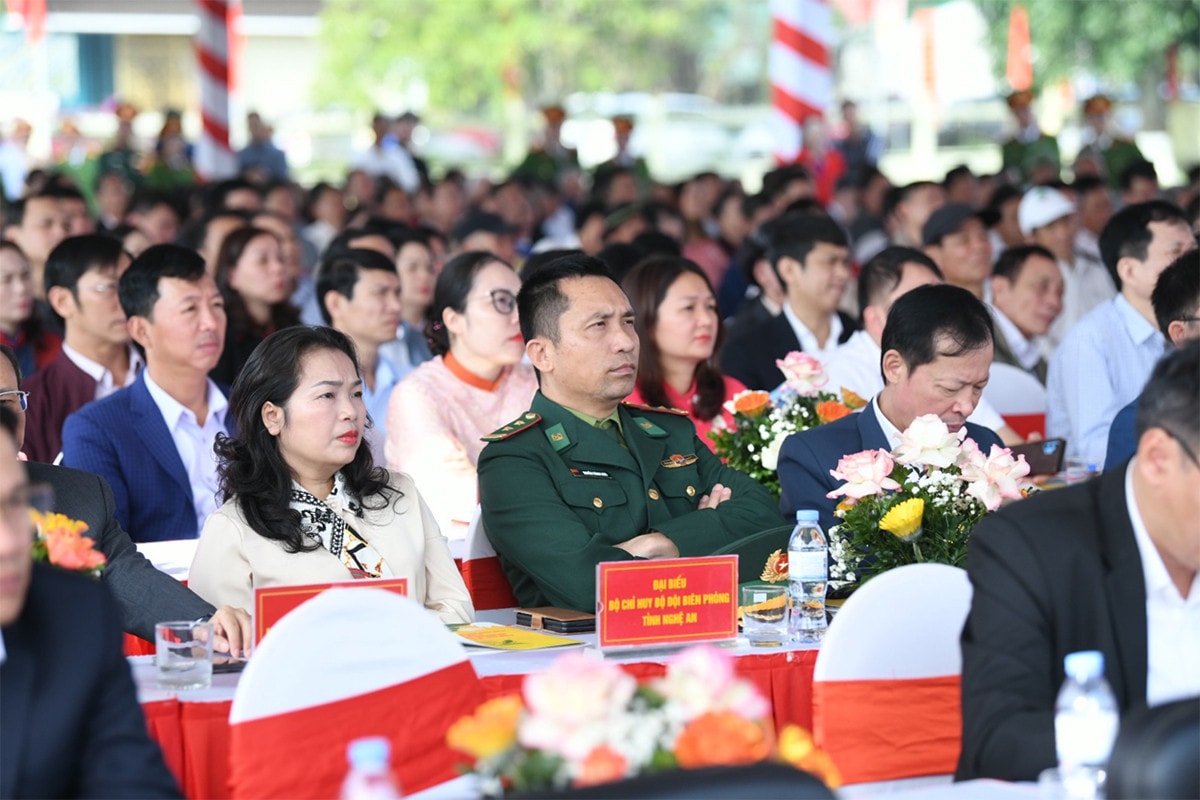 Chủ tịch Quốc hội Vương Đình Huệ dự Lễ đón nhận Huân chương Lao động hạng Ba của xã Nghi Xuân, Nghệ An -0