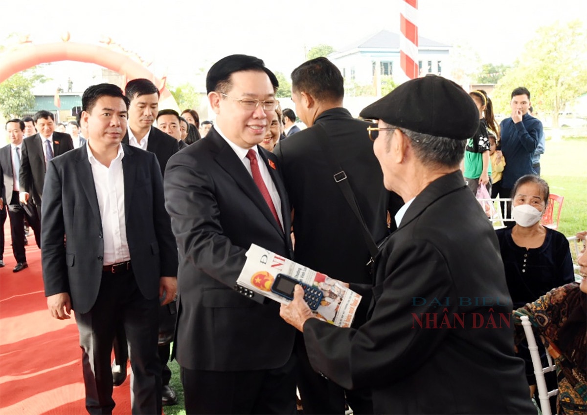 Chủ tịch Quốc hội Vương Đình Huệ dự Lễ đón nhận Huân chương Lao động hạng Ba của xã Nghi Xuân, Nghệ An -3