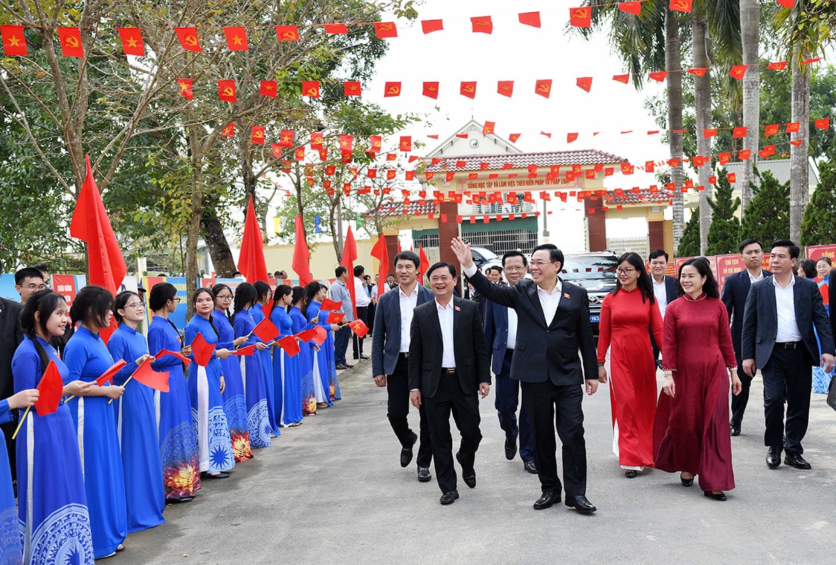 Một số hình ảnh Chủ tịch Quốc hội Vương Đình Huệ tới thăm xã Tăng Thành, huyện Yên Thành, tỉnh Nghệ An -7