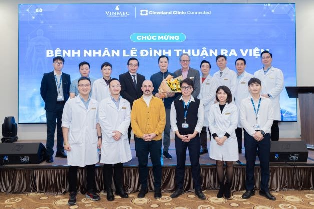 Bác sĩ và kỹ sư Việt Nam thiết kế xương nhân tạo mổ cứu bệnh nhân ung thư xương hiếm gặp -0