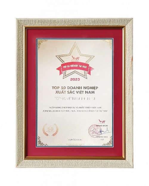BIDV giữ vững vị trí Top 50 doanh nghiệp xuất sắc Việt Nam năm 2023 -0