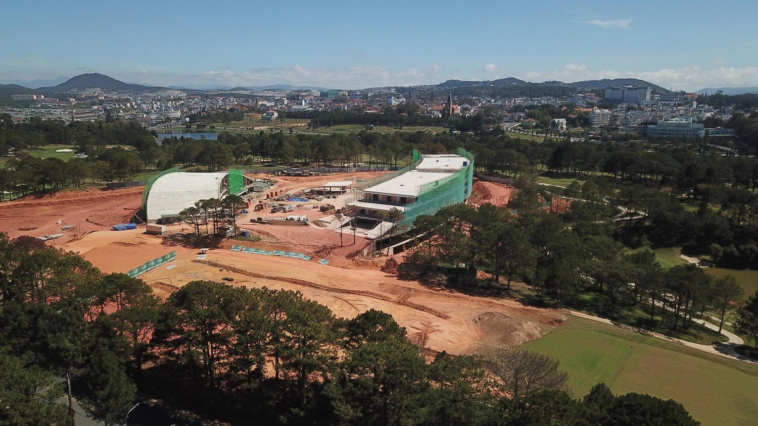 Lộ diện ngân hàng “bơm tiền” cho dự án có CLB golf xây chui gần 8.000m2 tại Đà Lạt -0