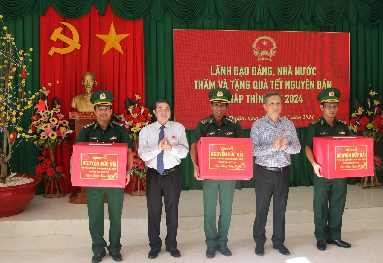Phó Chủ tịch Quốc hội Nguyễn Đức Hải thăm, chúc Tết tại Bình Thuận ảnh 5 Phó Chủ tịch Quốc hội Nguyễn Đức Hải thăm, tặng quà Tết tại tỉnh Bình Thuận