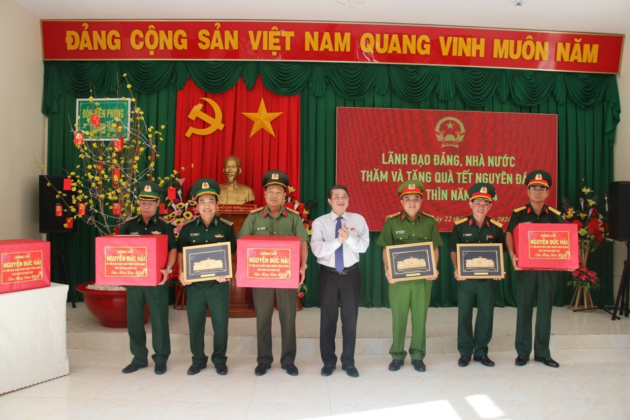 Phó Chủ tịch Quốc hội Nguyễn Đức Hải thăm, chúc Tết tại Bình Thuận ảnh 4 Phó Chủ tịch Quốc hội Nguyễn Đức Hải thăm, tặng quà Tết tại tỉnh Bình Thuận