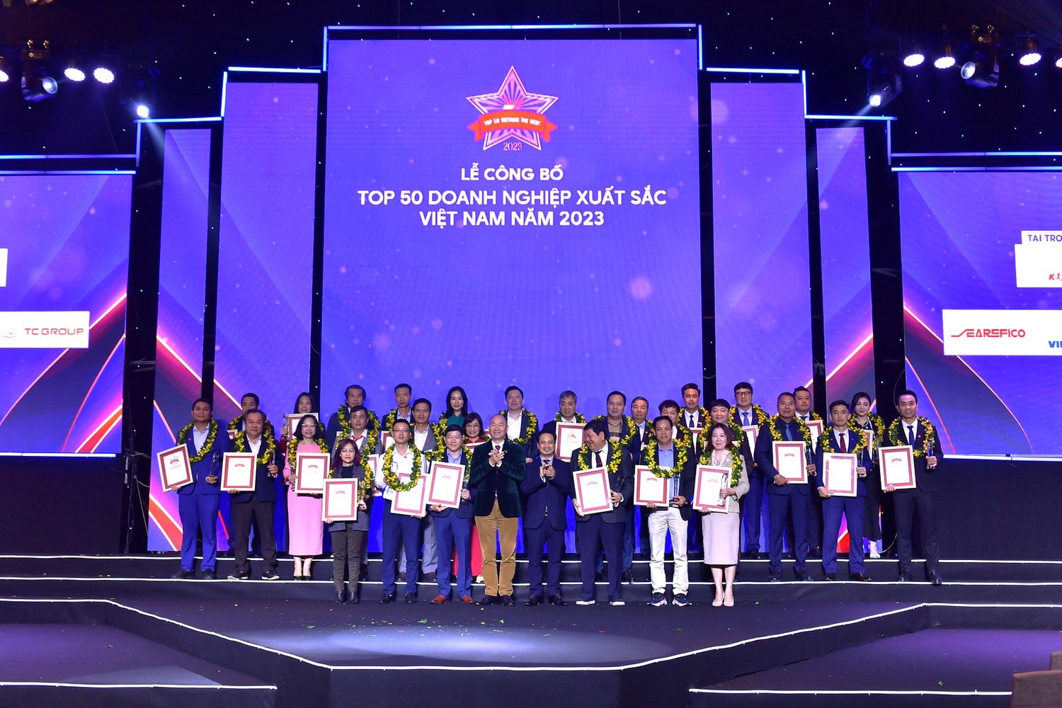 Công ty Cổ phần Phân bón Bình Điền tiếp tục được vinh danh là một trong 50 doanh nghiệp xuất sắc nhất Việt Nam -0