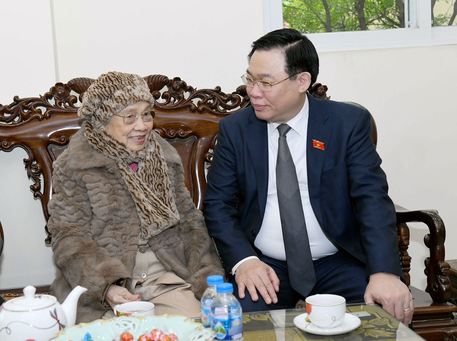 Chủ tịch Quốc hội Vương Đình Huệ thăm, chúc Tết gia đình các nguyên Chủ tịch Quốc hội