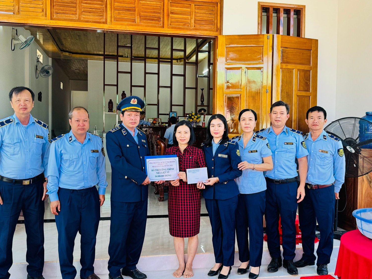 Kon Tum: Trao tặng nhà tình nghĩa cho thân nhân gia đình Liệt sĩ -0