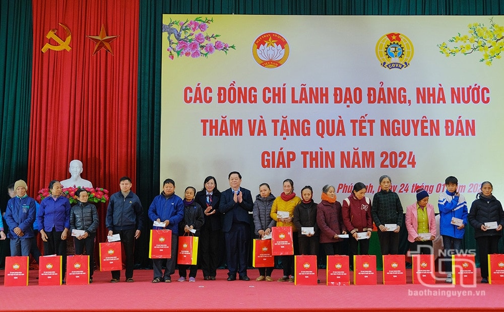 Trưởng Ban Tuyên giáo Trung ương Nguyễn Trọng Nghĩa thăm, tặng quà Tết tại Thái Nguyên -0