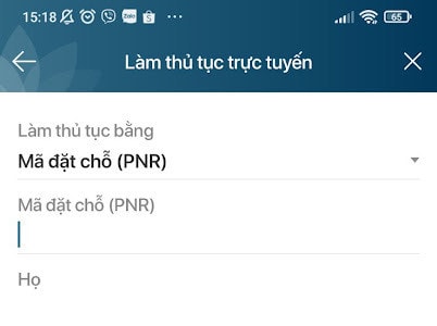 Hành khách nên làm thủ tục trực tuyến trước chuyến bay qua website, ứng dụng di động, tổng đài 1900 6265 hoặc tại các quầy tự làm thủ tục (kiosk check-in) trong vòng 24 giờ trước khi khởi hành. Ảnh: BN Vietnam Airlines Group khuyến nghị hành khách làm thủ tục trực tuyến dịp cao điểm Tết -0