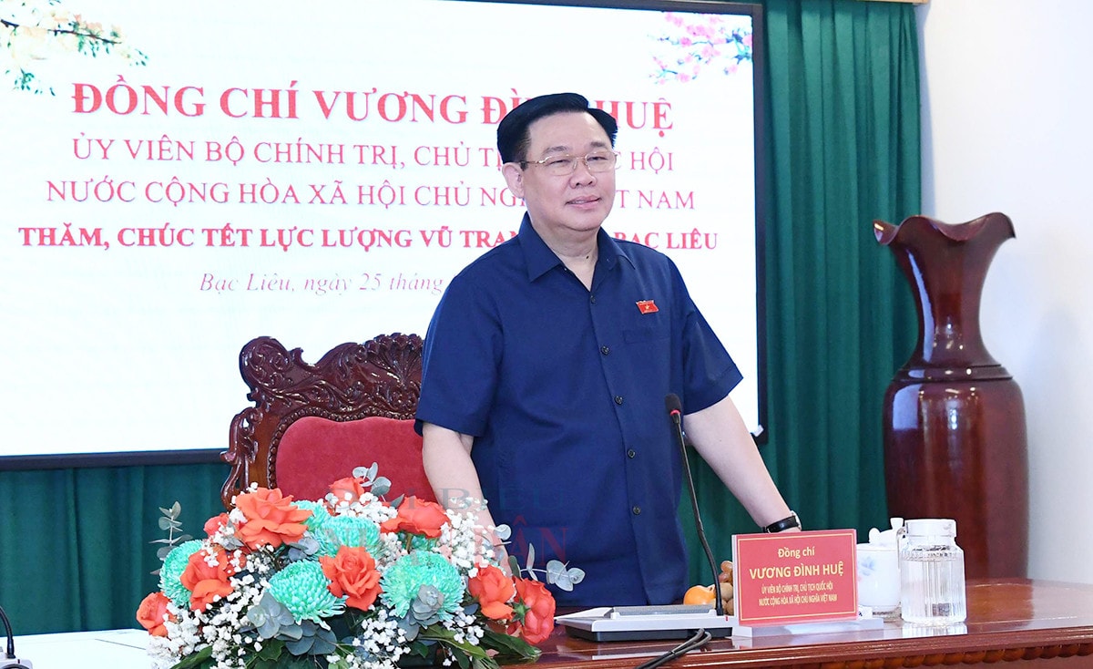 Chủ tịch Quốc hội Vương Đình Huệ thăm, chúc Tết lực lượng vũ trang tỉnh Bạc Liêu -1