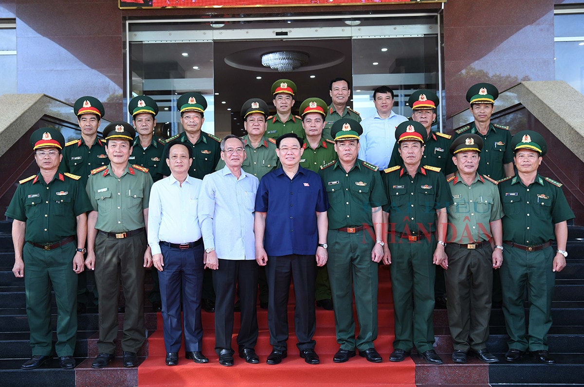 Chủ tịch Quốc hội Vương Đình Huệ thăm, chúc Tết lực lượng vũ trang tỉnh Bạc Liêu -4