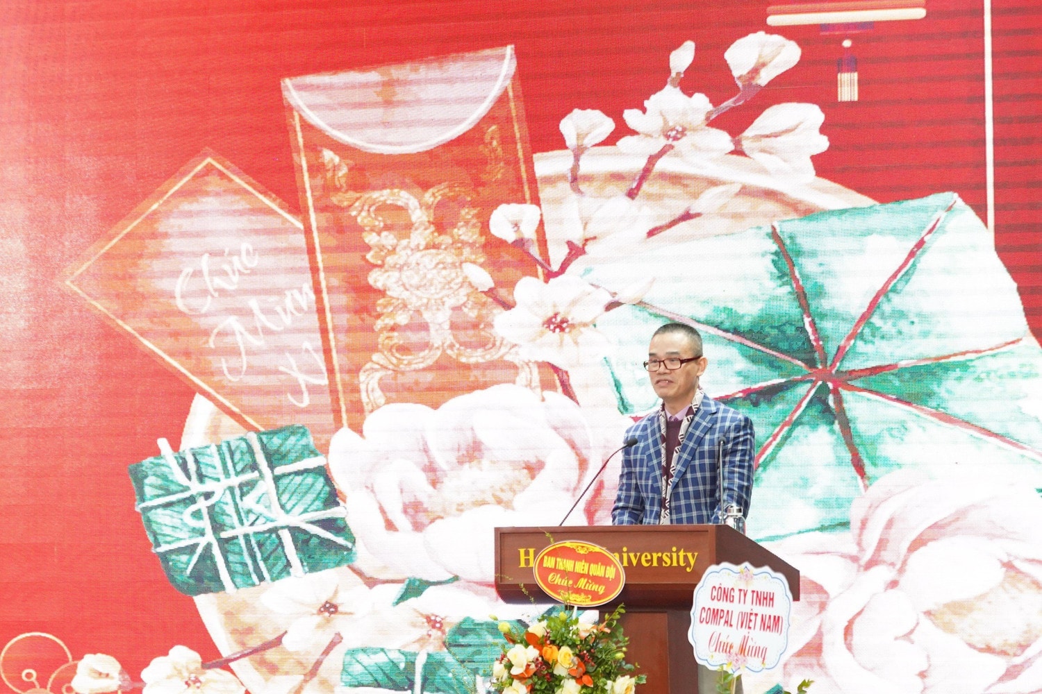 Tưng bừng lễ hội đón Tết Nguyên đán của sinh viên quốc tế tại Trường Đại học Hà Nội -0