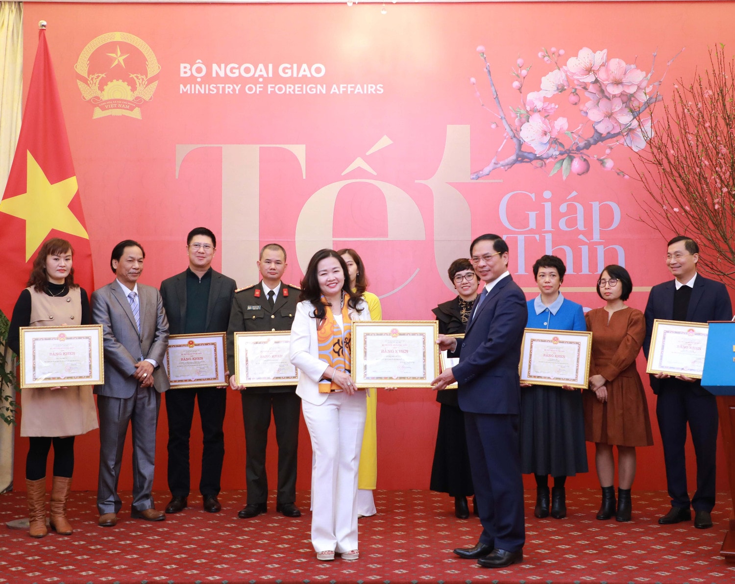 Bộ Ngoại giao gặp mặt các cơ quan thông tấn, báo chí nhân dịp Tết Nguyên đán Xuân Giáp Thìn